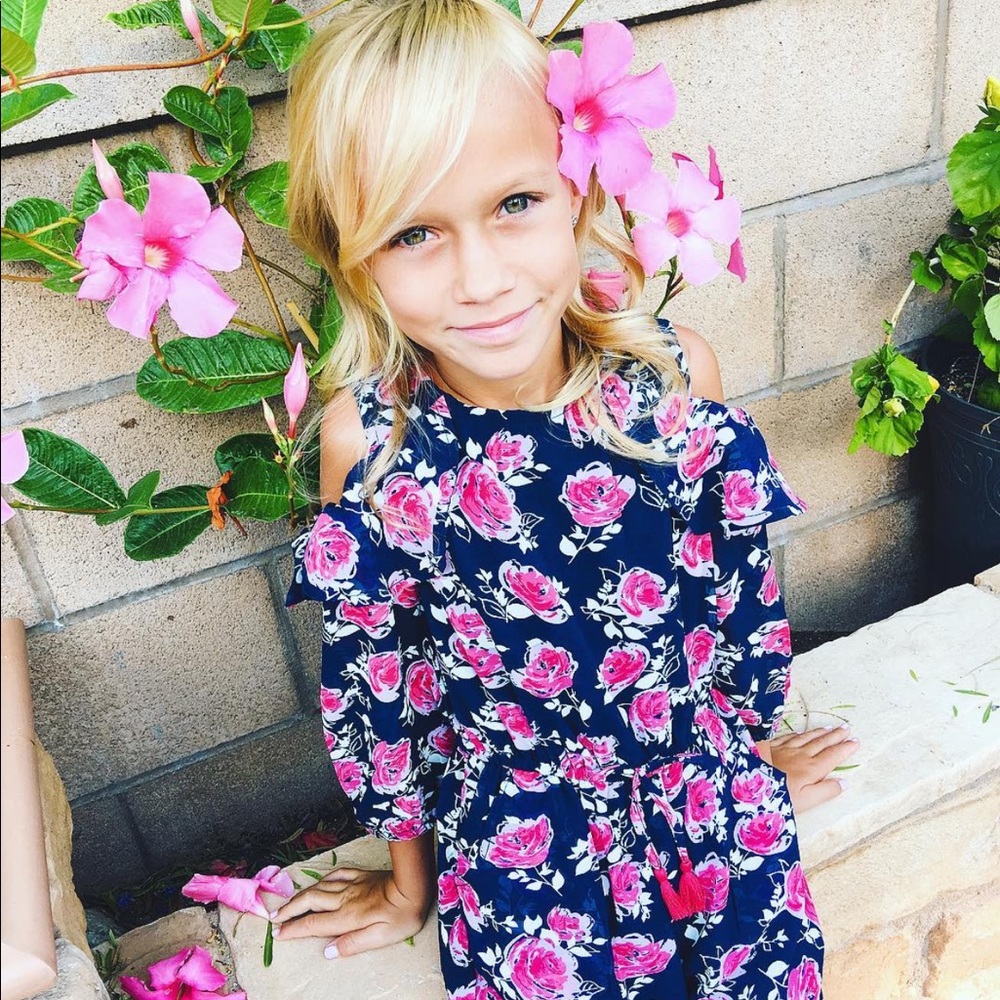 Girl one piece romper with long sleeves.